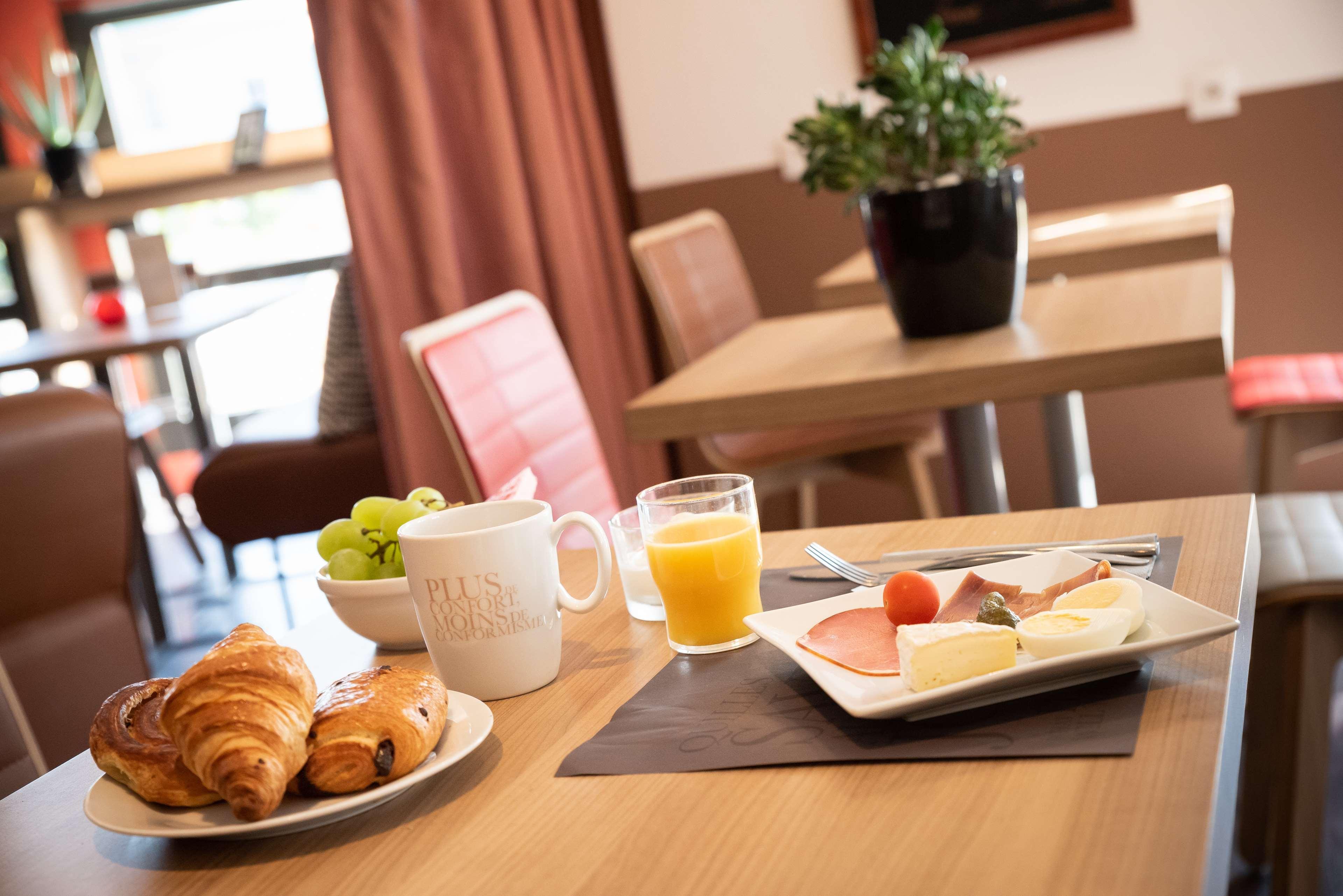 Отель Ibis Douai Dechy Экстерьер фото