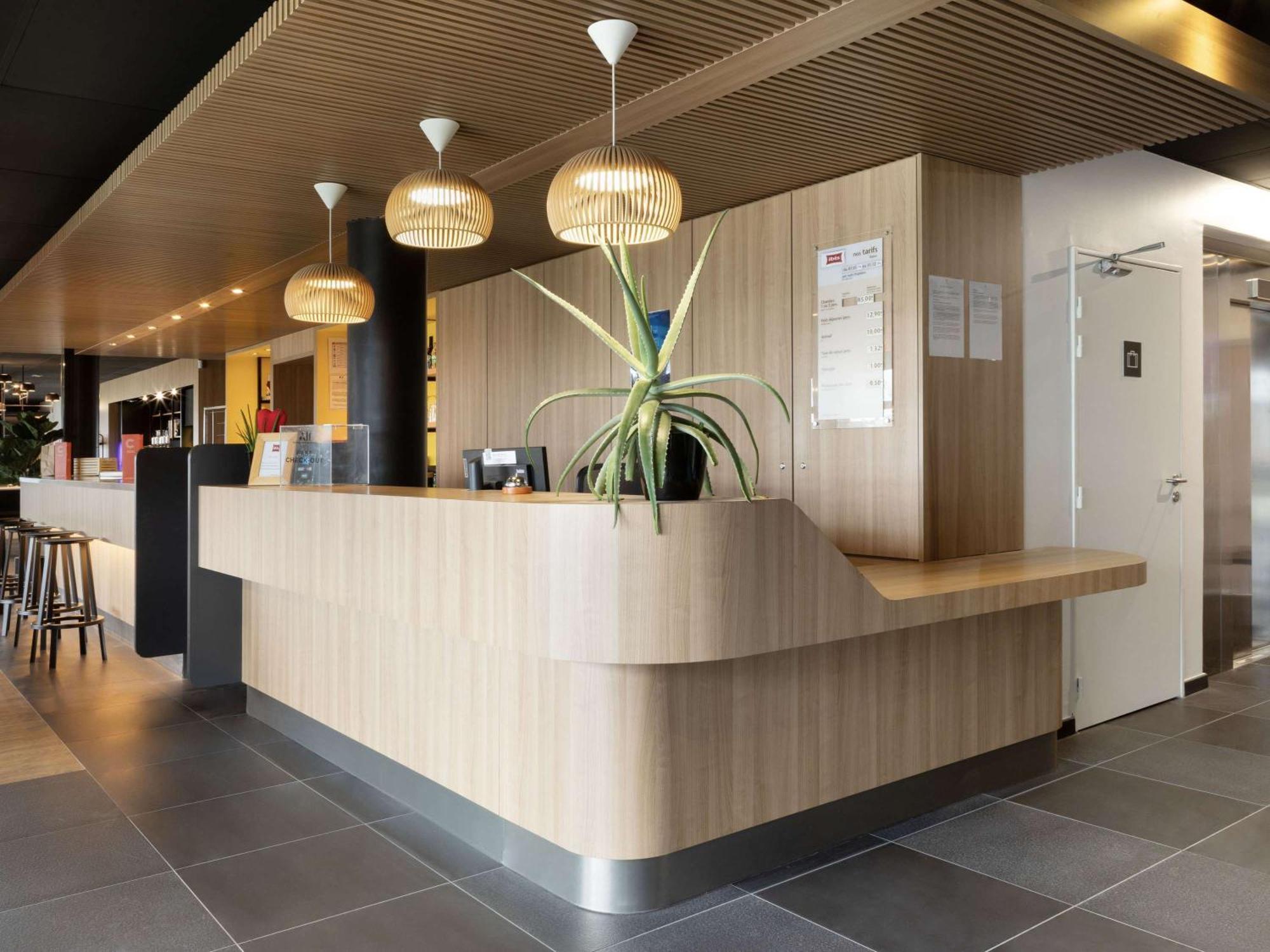 Отель Ibis Douai Dechy Экстерьер фото