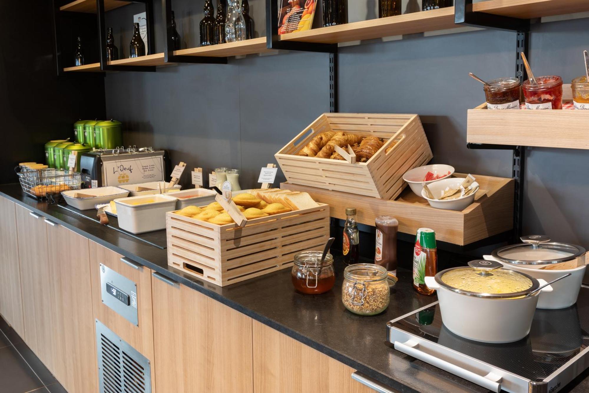 Отель Ibis Douai Dechy Экстерьер фото
