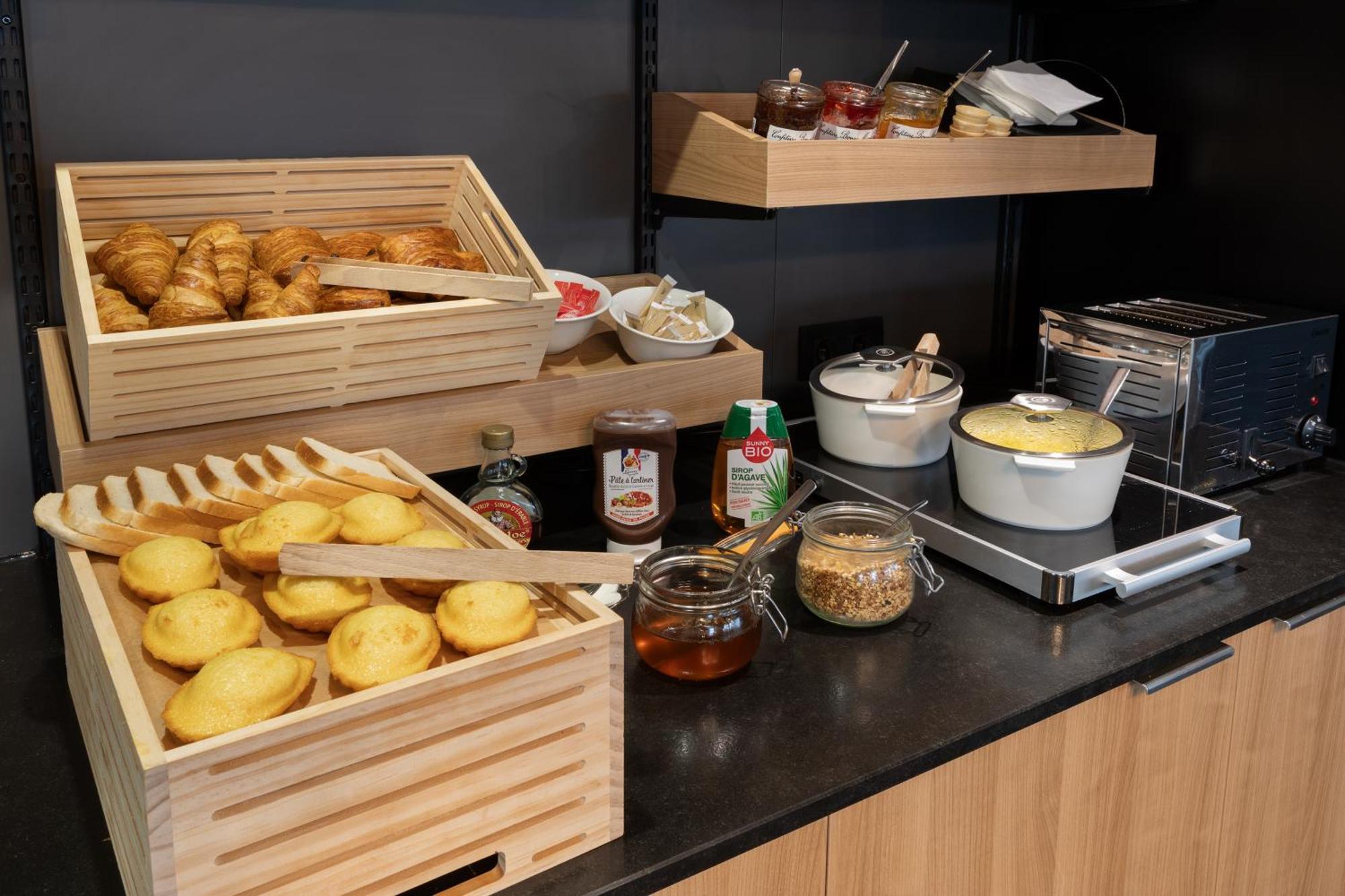 Отель Ibis Douai Dechy Экстерьер фото